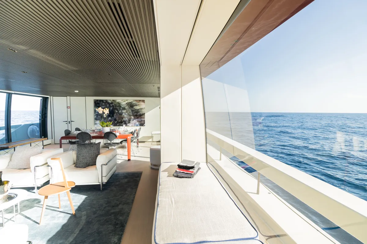 Anmax — Interior photo 2