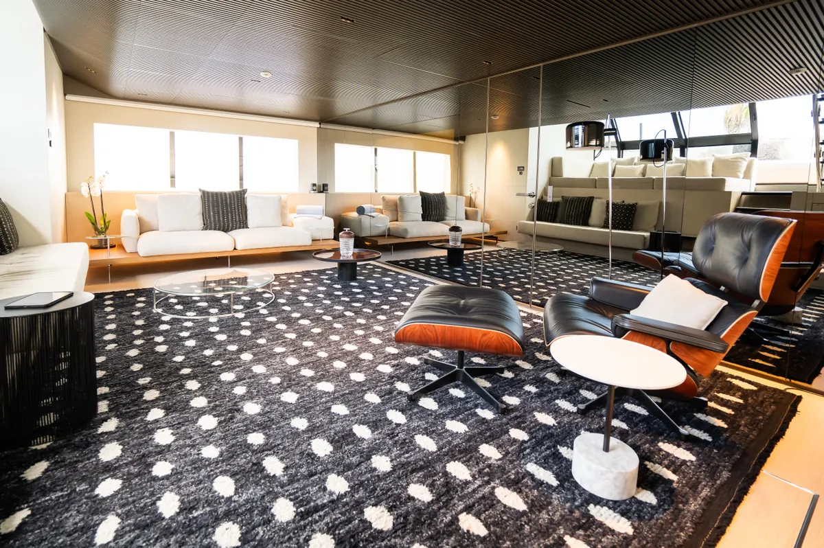 Anmax — Interior photo 8