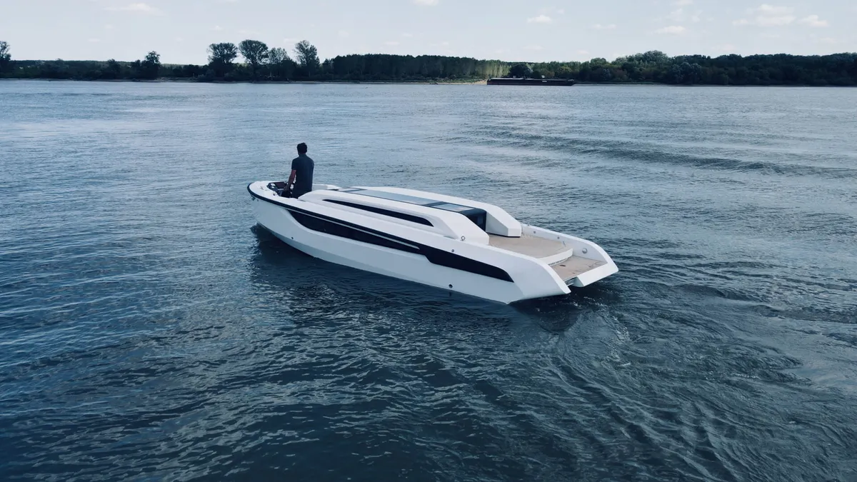 LIMO, LT26 C — Exterior photo 10