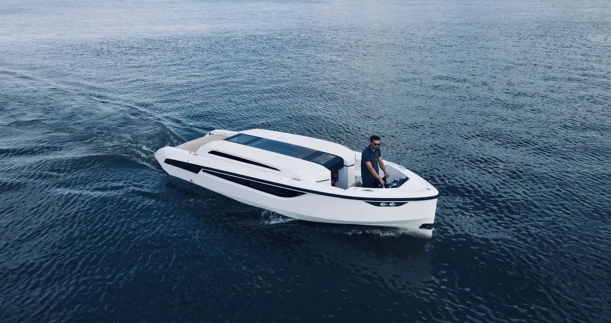 LIMO, LT26 C — Exterior photo 6