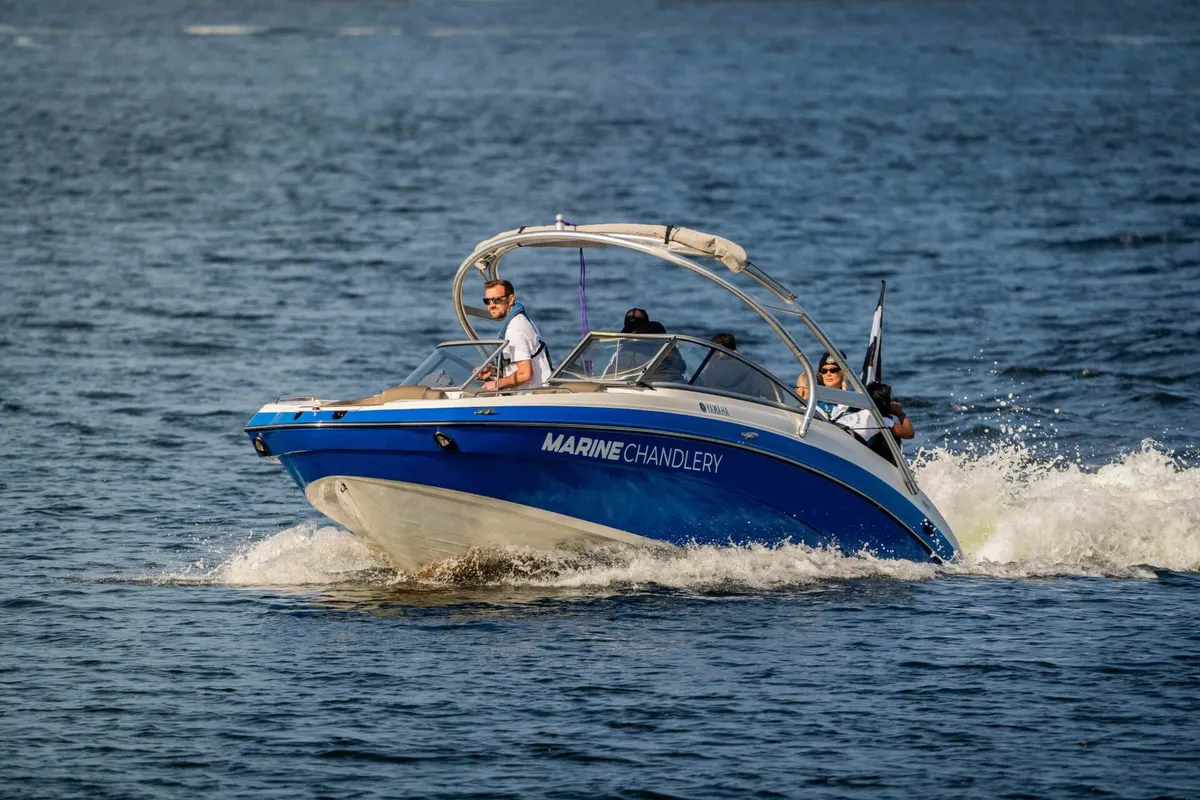 Yamaha 242 Limited S — Exterior photo 6