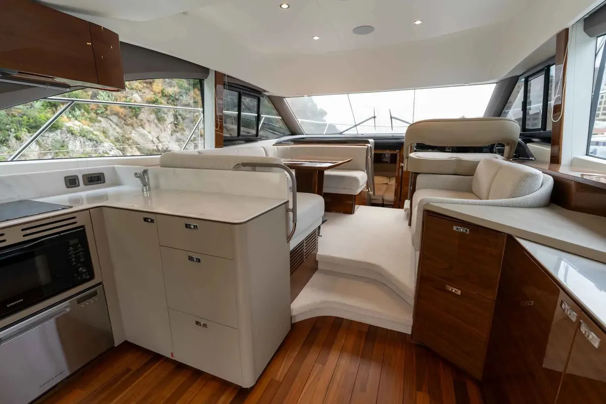 Princess F45 — Interior photo 1