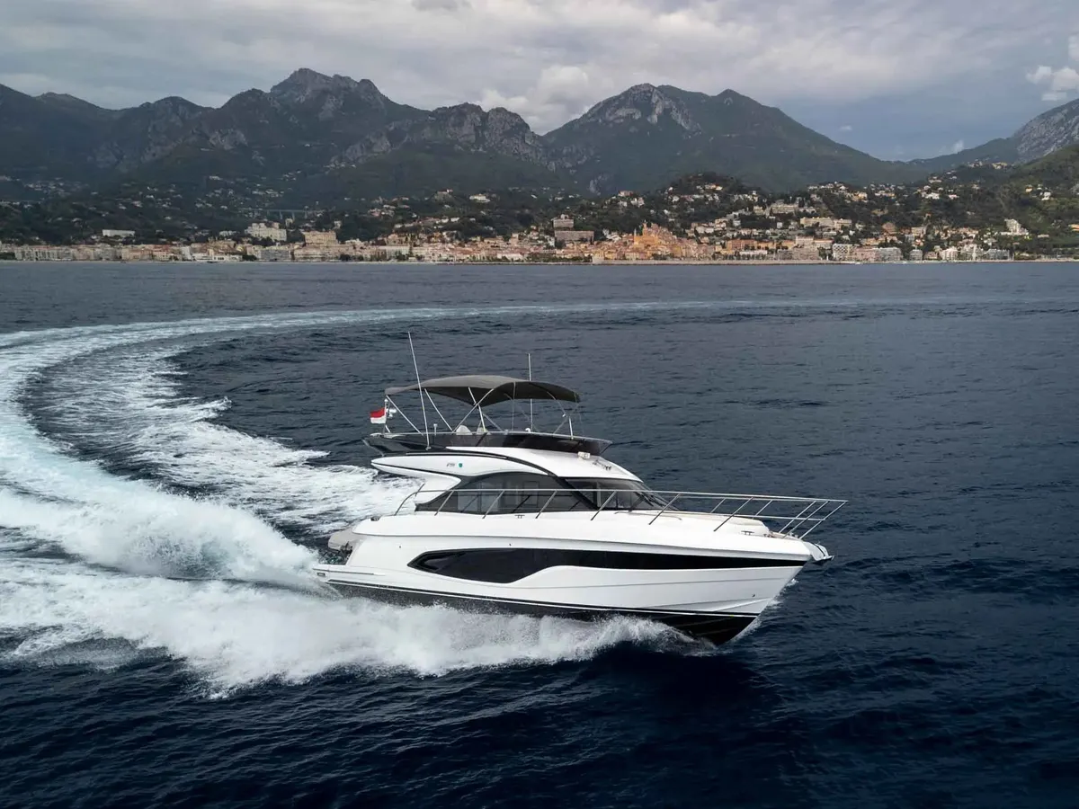 Princess F45 — Exterior photo 2