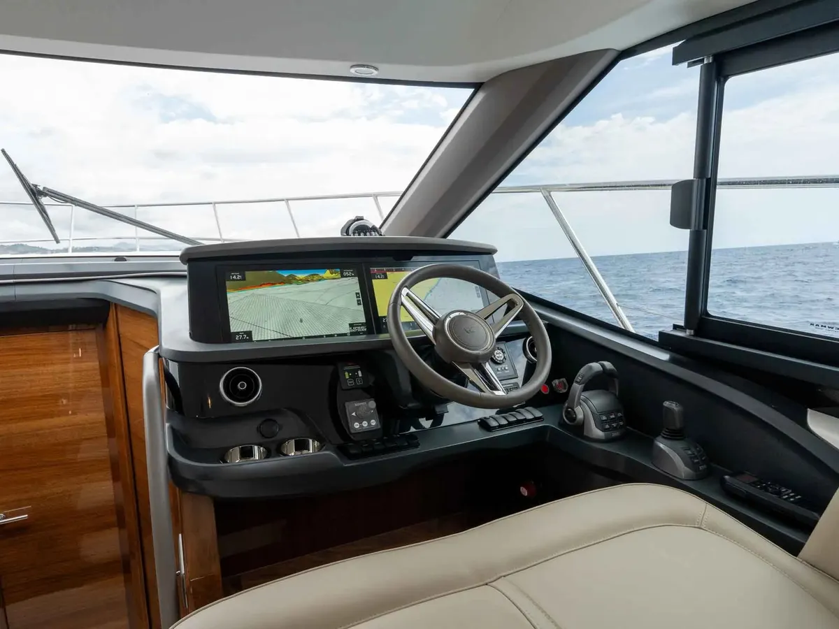 Princess F45 — Interior photo 7