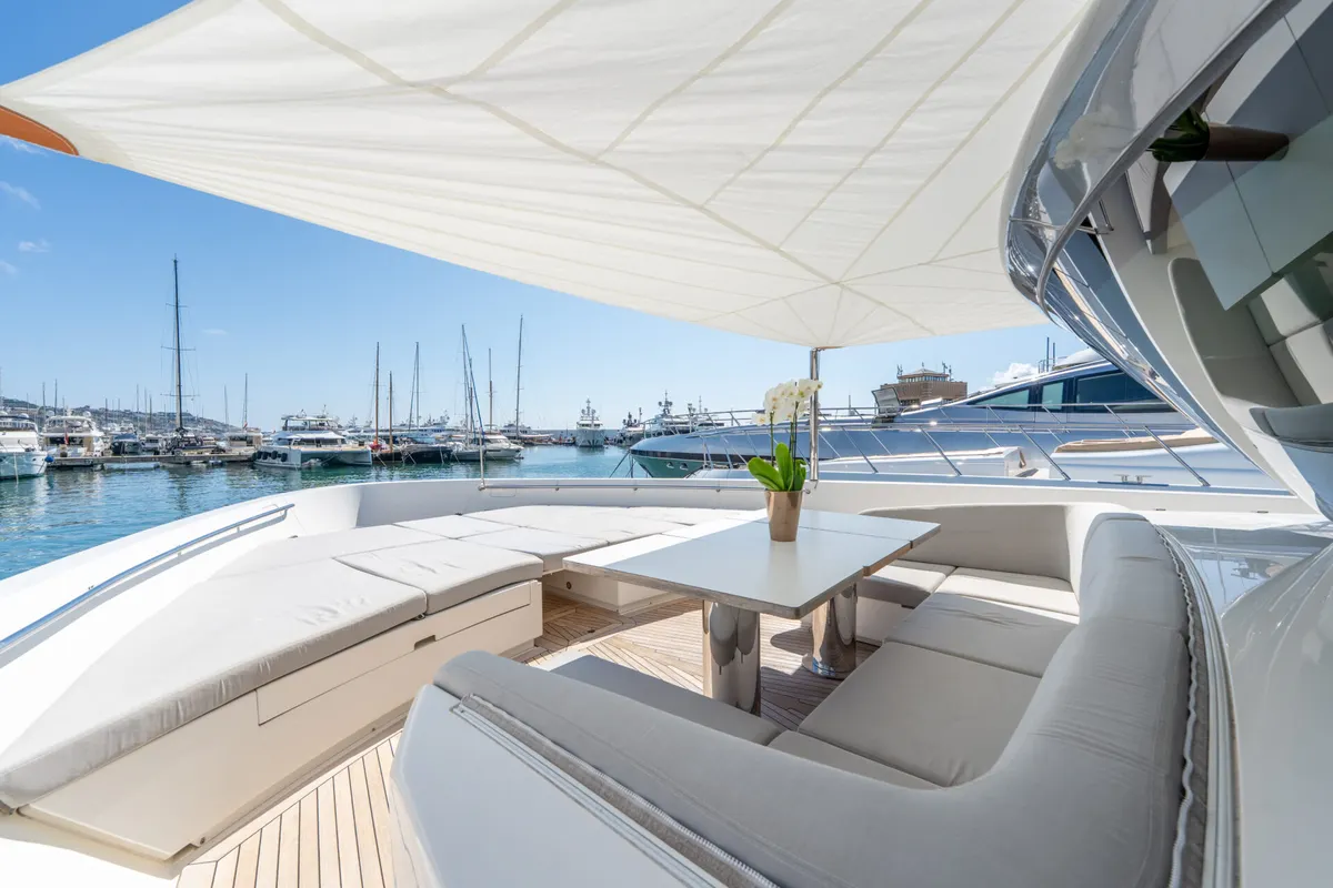 Lady Larisa — Exterior photo 7