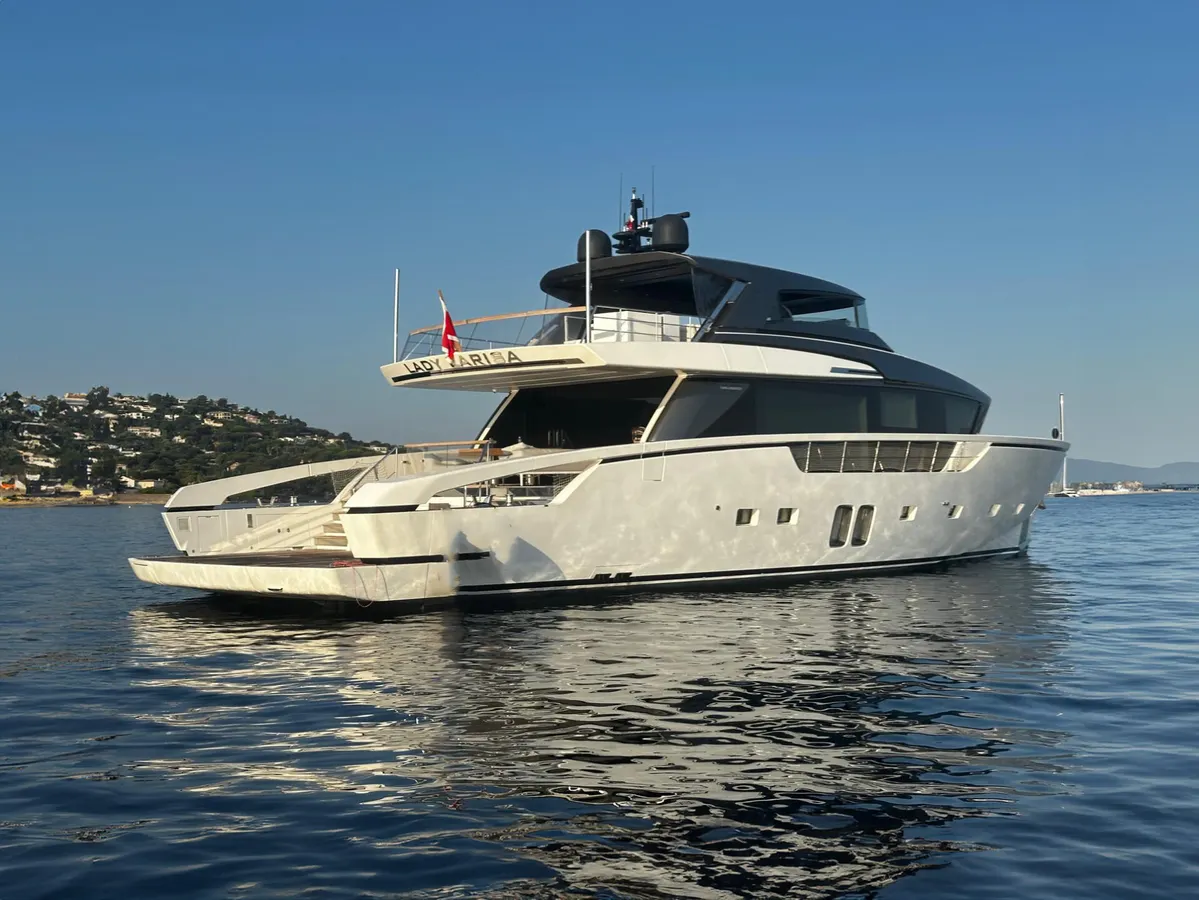 Lady Larisa — Exterior photo 8