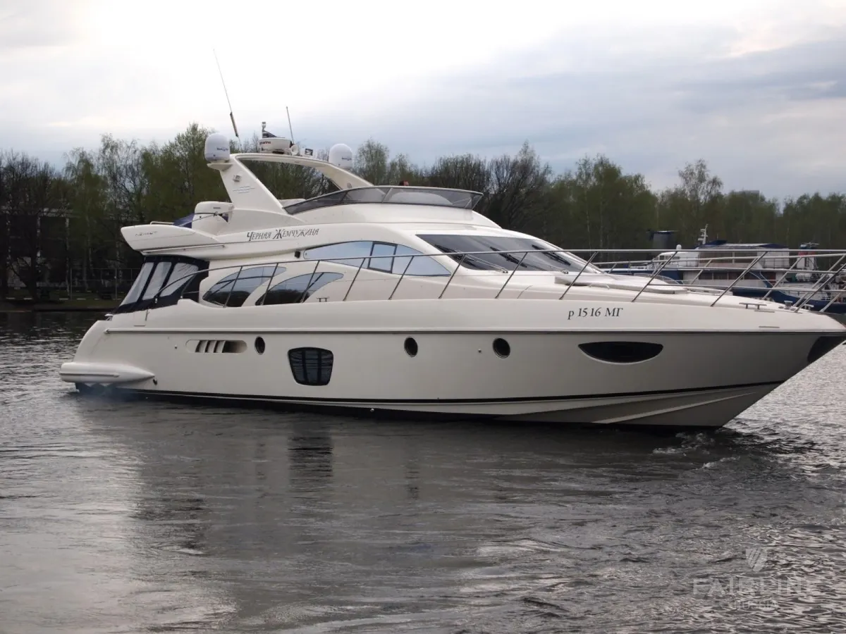 Azimut 62