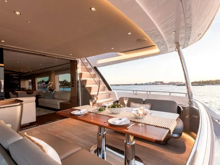 Princess Y85 — Exterior photo 10