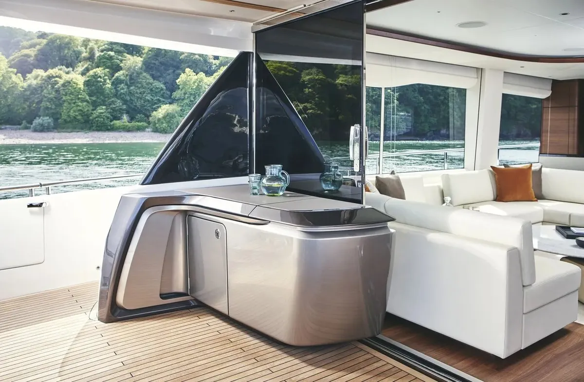 Princess Y85 — Exterior photo 14