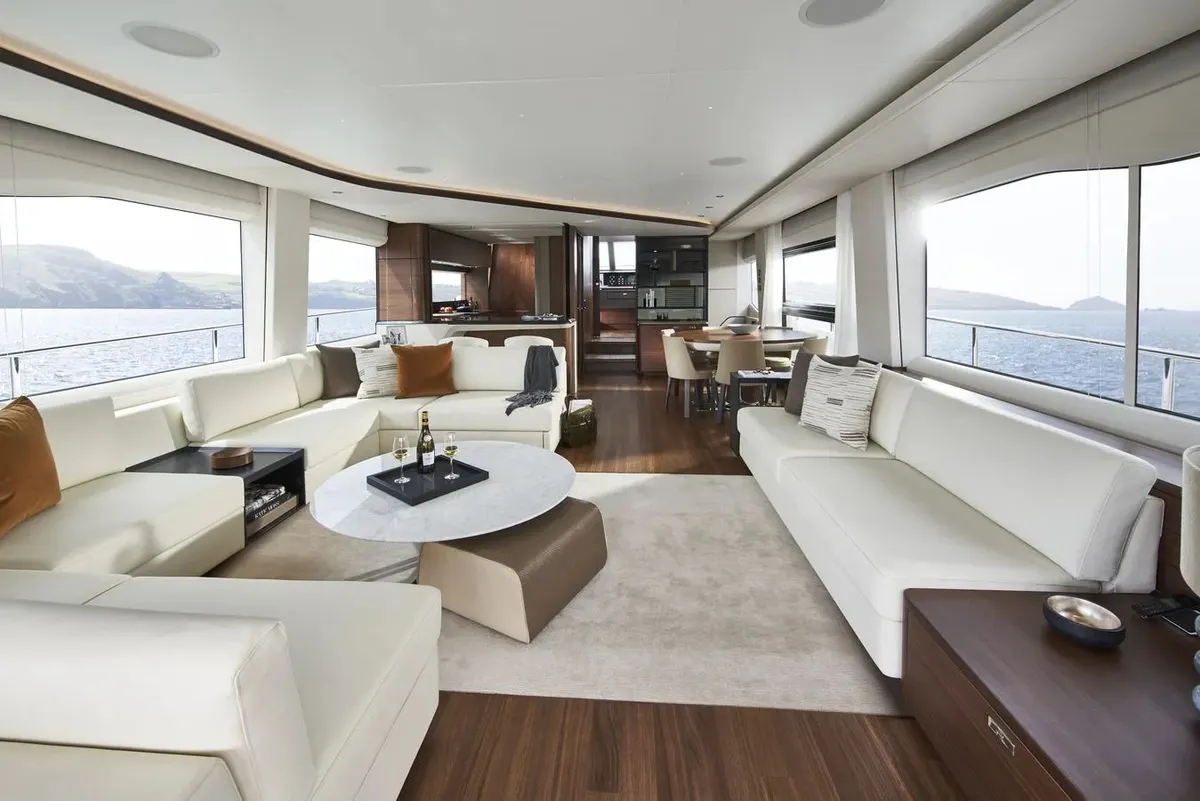 Princess Y85 — Exterior photo 18