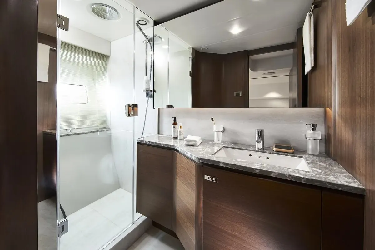Princess Y85 — Exterior photo 26