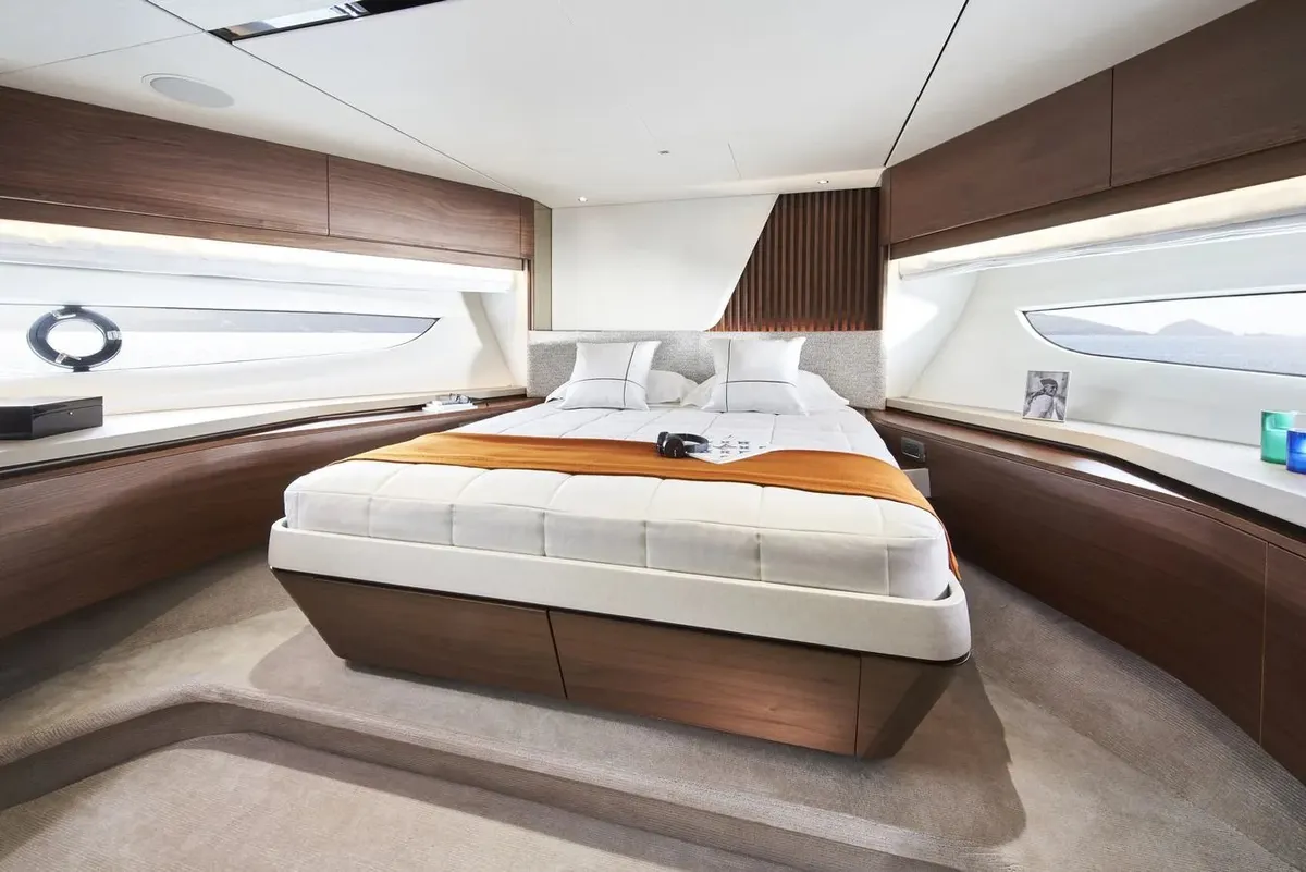 Princess Y85 — Exterior photo 29