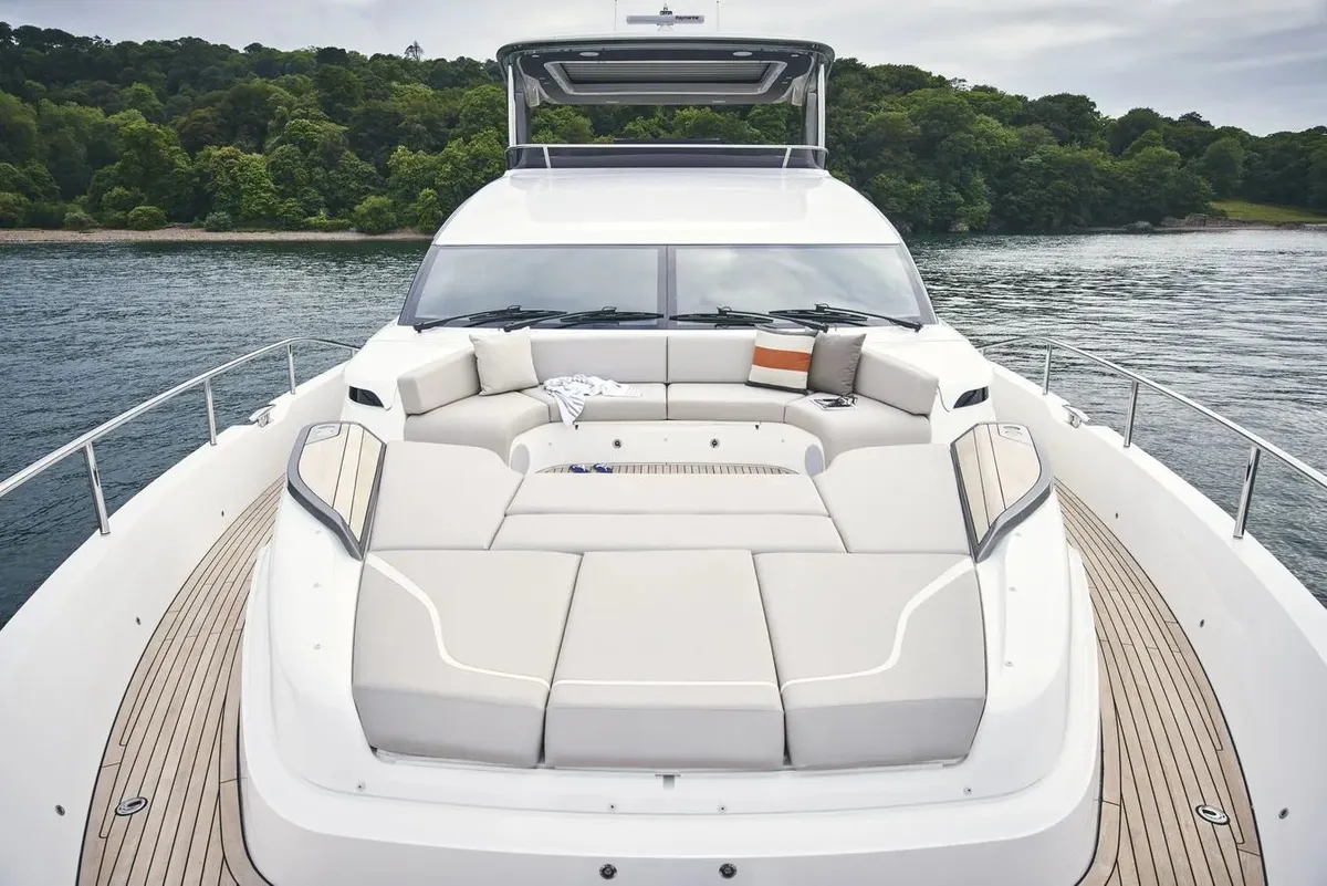 Princess Y85 — Exterior photo 32