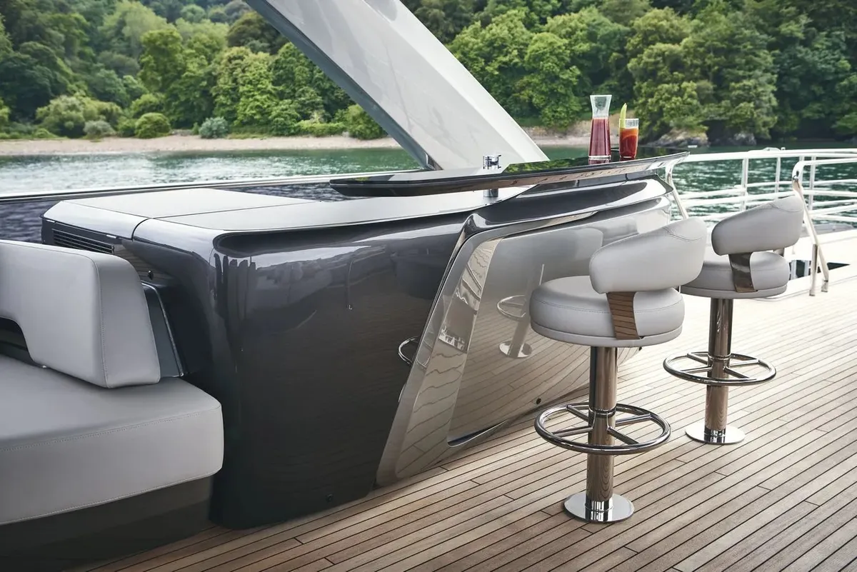 Princess Y85 — Exterior photo 37