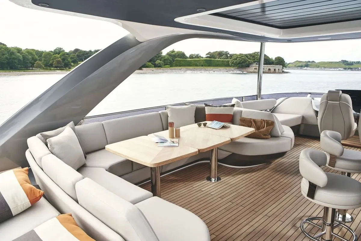 Princess Y85 — Exterior photo 41