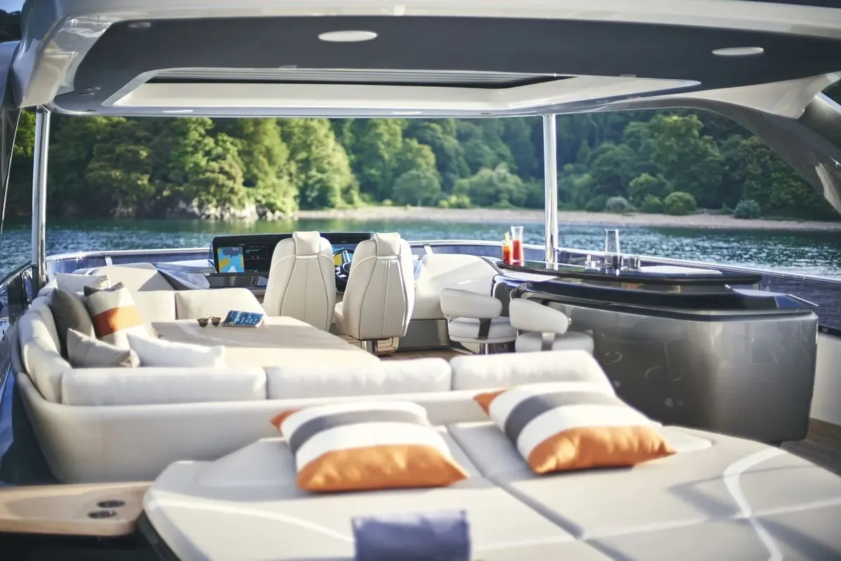 Princess Y85 — Exterior photo 42