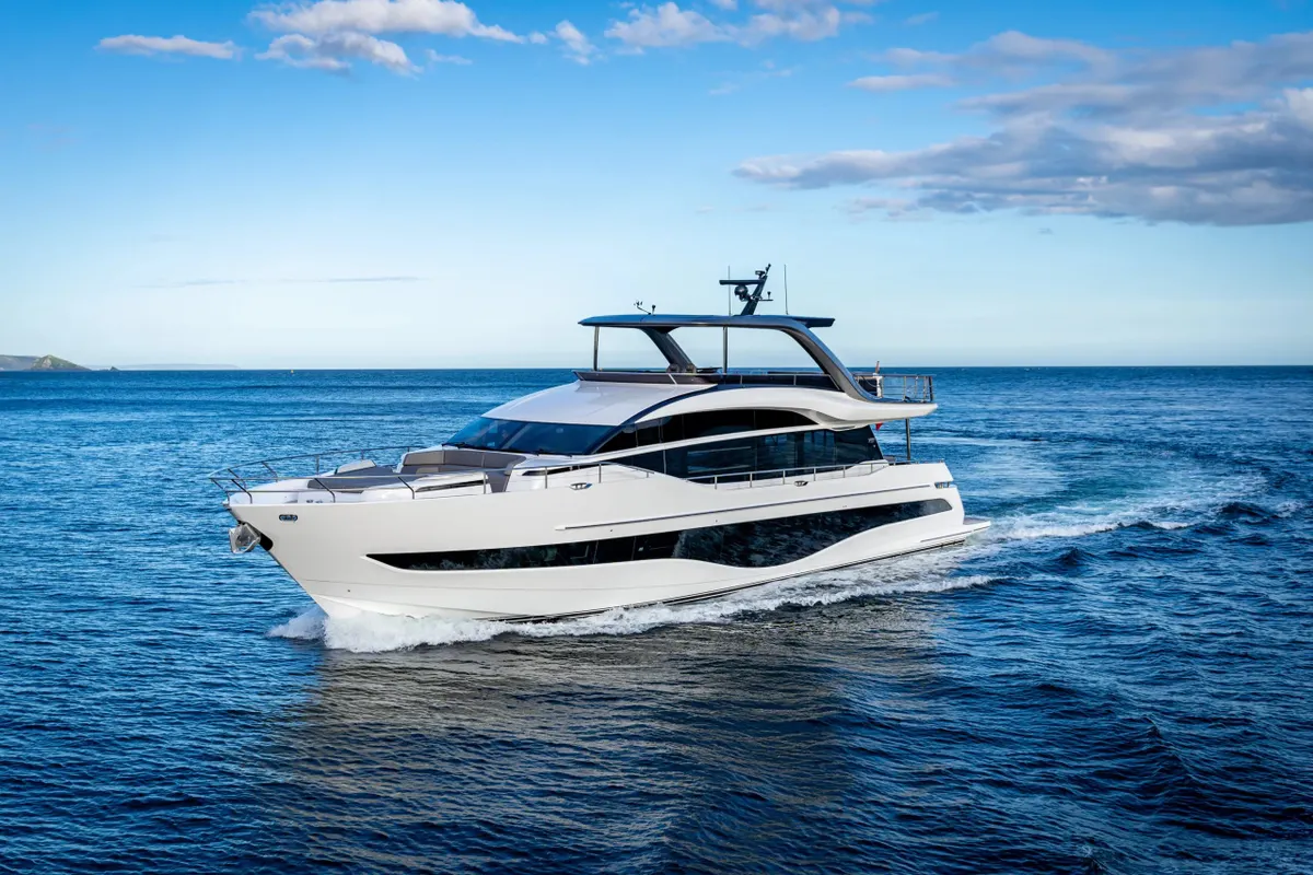 Princess Y85 — Exterior photo 5