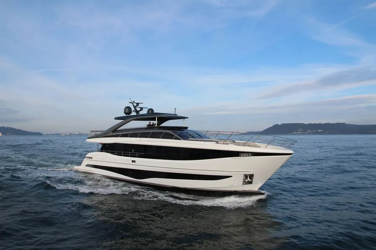 Princess Y85 — Exterior photo 7