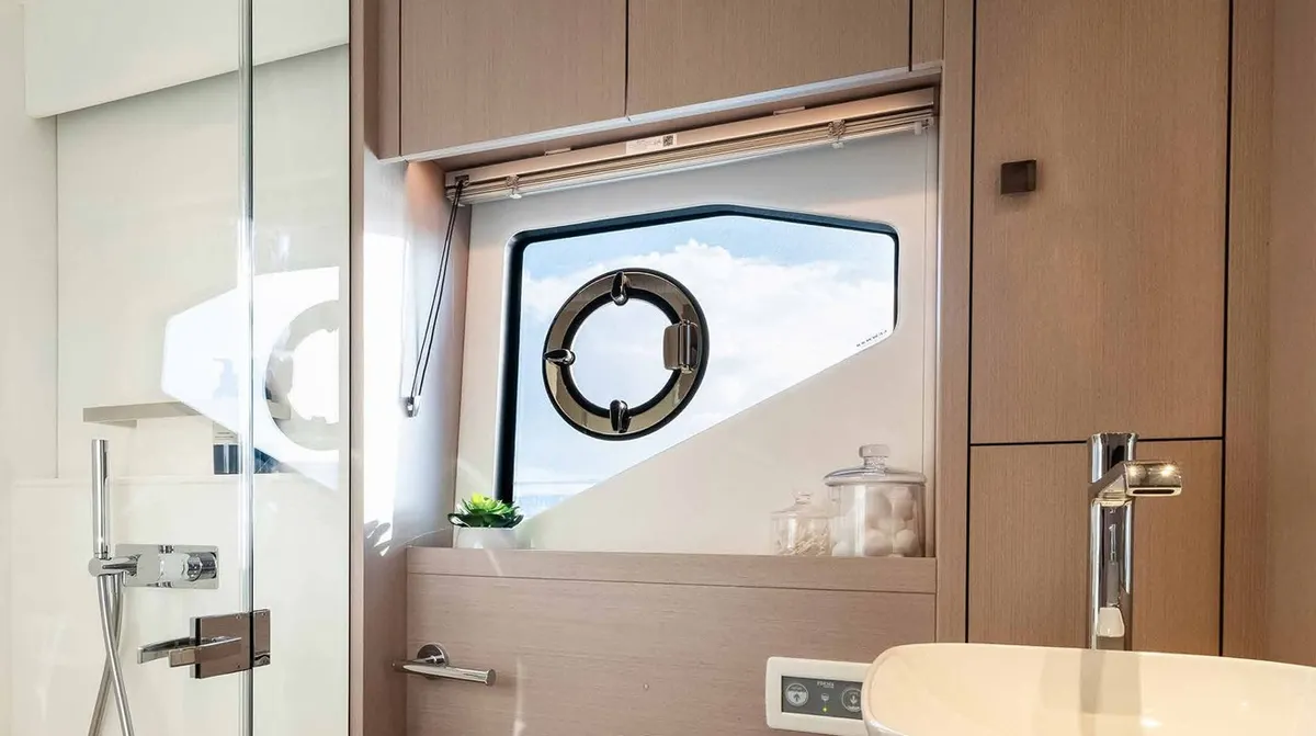 Sunseeker Manhattan 56 — Interior photo 14