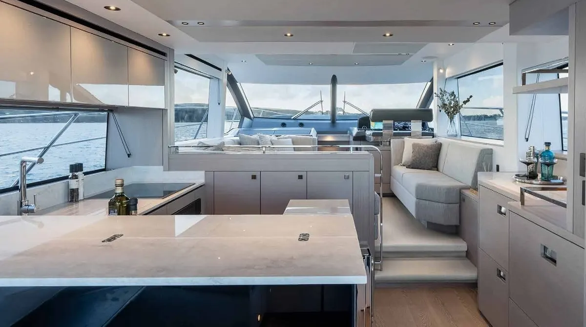 Sunseeker Manhattan 56 — Interior photo 1
