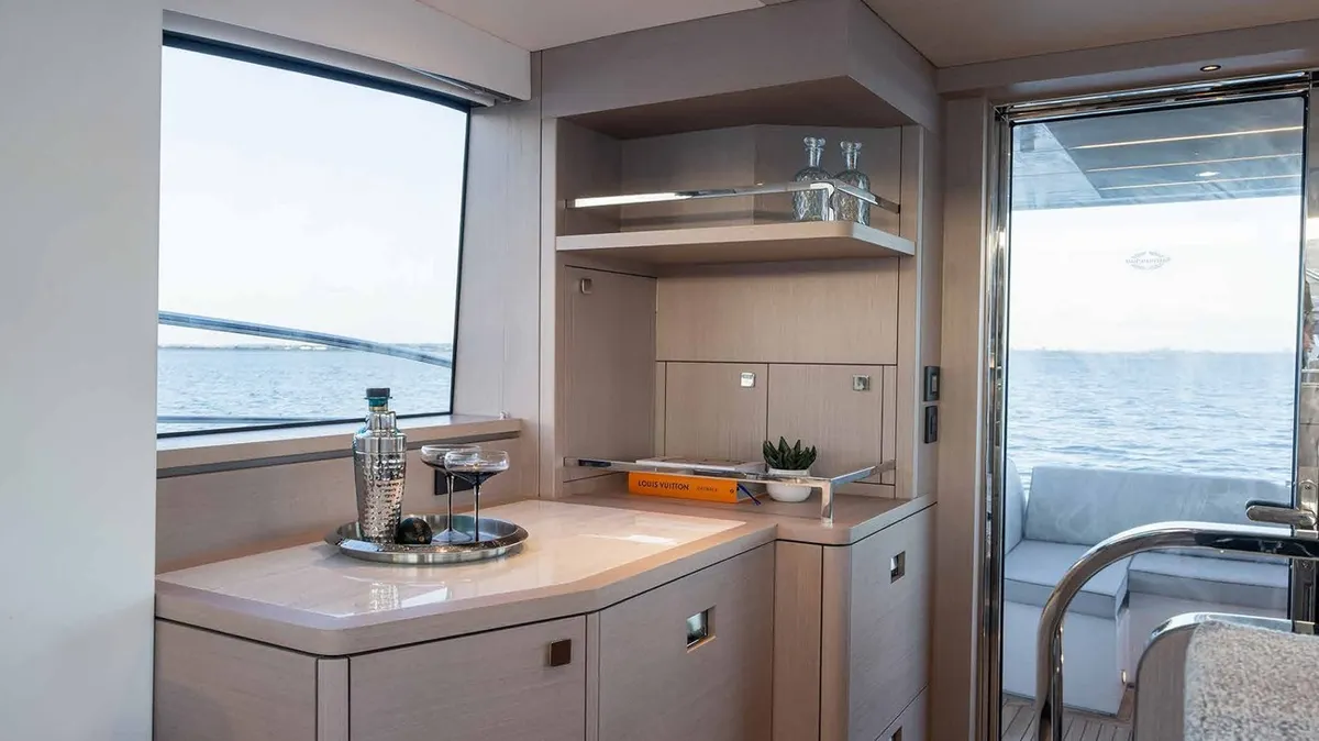 Sunseeker Manhattan 56 — Interior photo 3