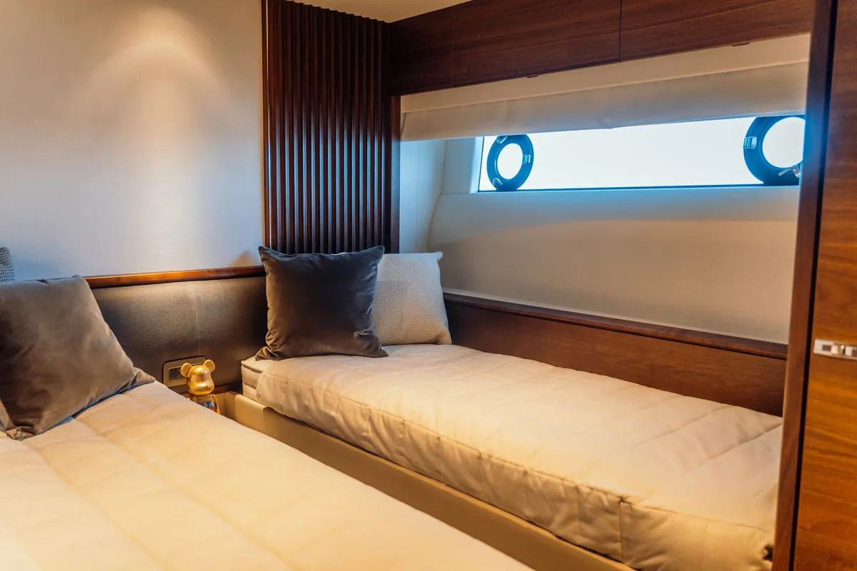 Princess X80 — Interior photo 2