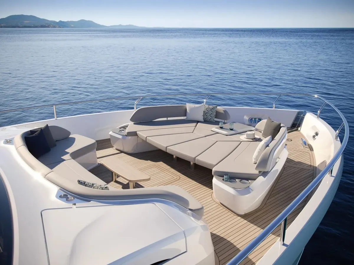 Princess Y80 — Exterior photo 10