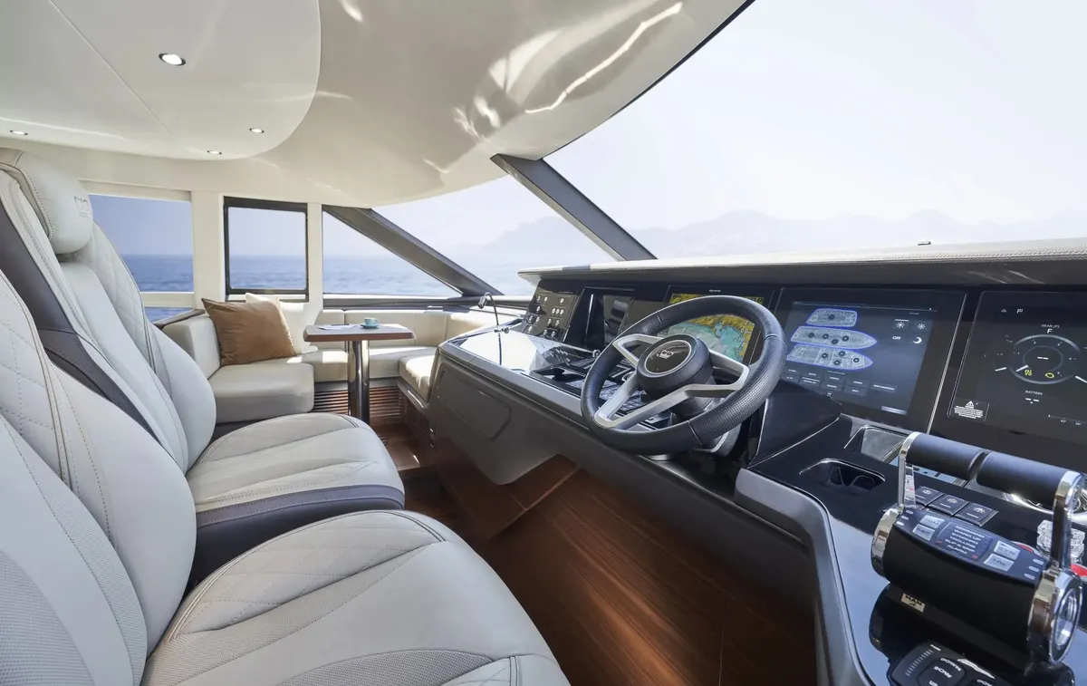 Princess Y80 — Exterior photo 11