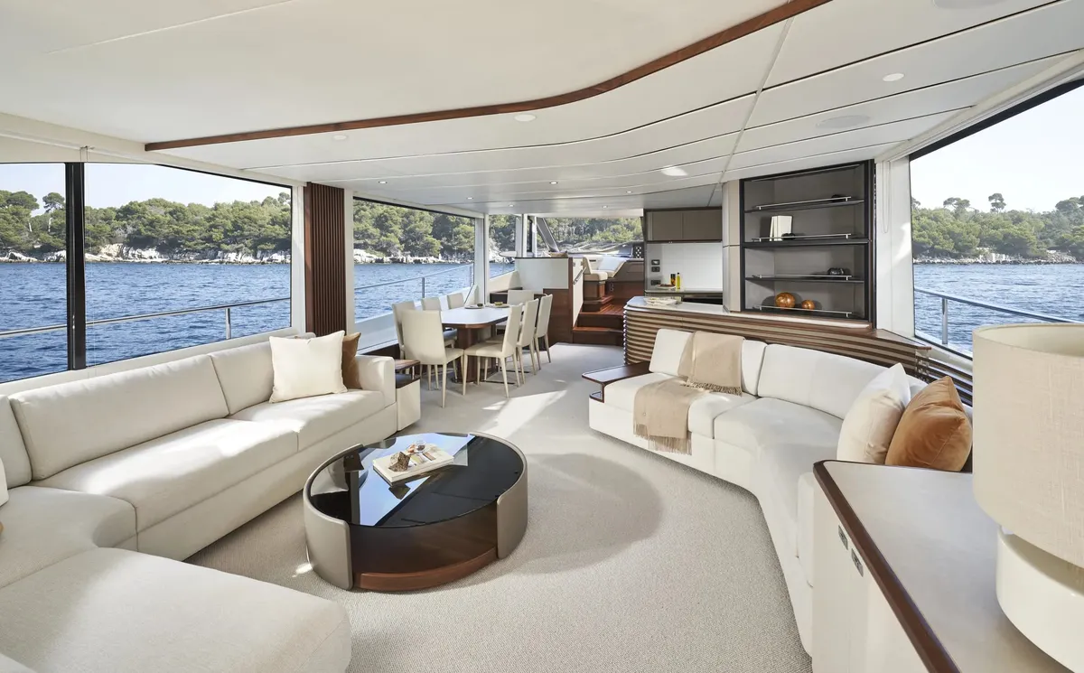 Princess Y80 — Exterior photo 15