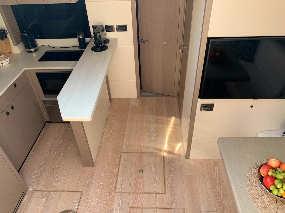 Sunseeker Predator 50 — Interior photo 12