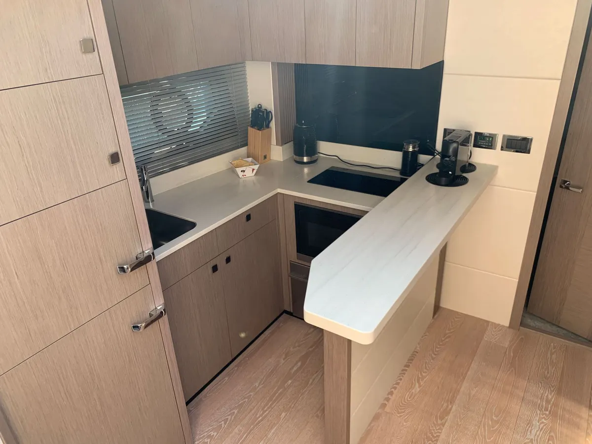Sunseeker Predator 50 — Interior photo 14