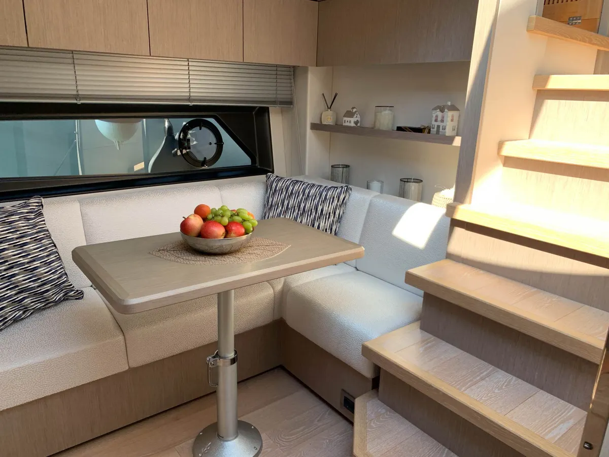 Sunseeker Predator 50 — Interior photo 16