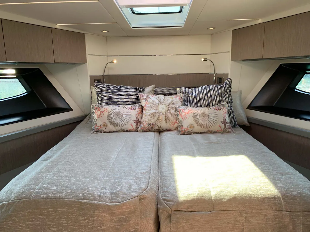 Sunseeker Predator 50 — Interior photo 25