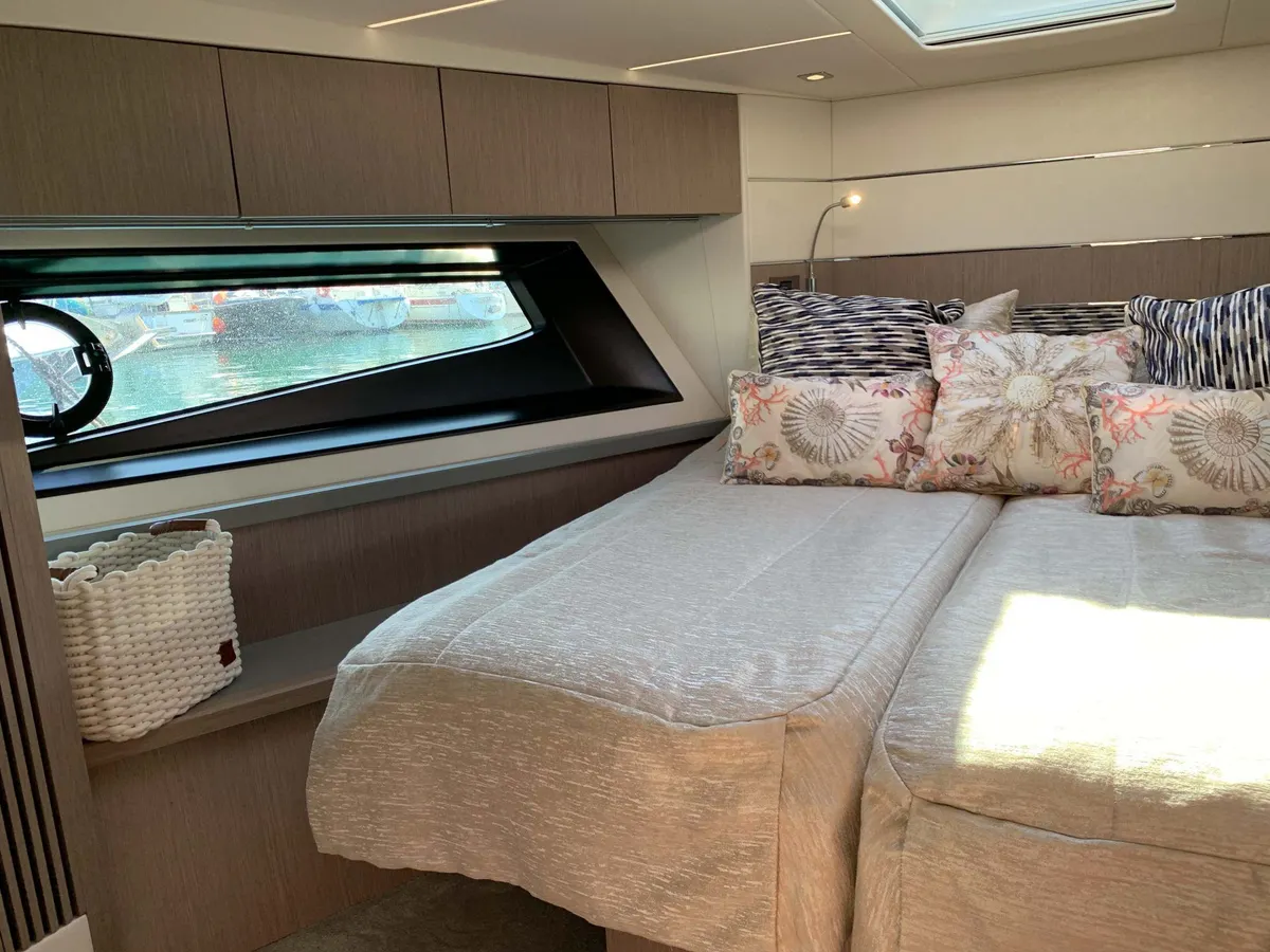 Sunseeker Predator 50 — Interior photo 28