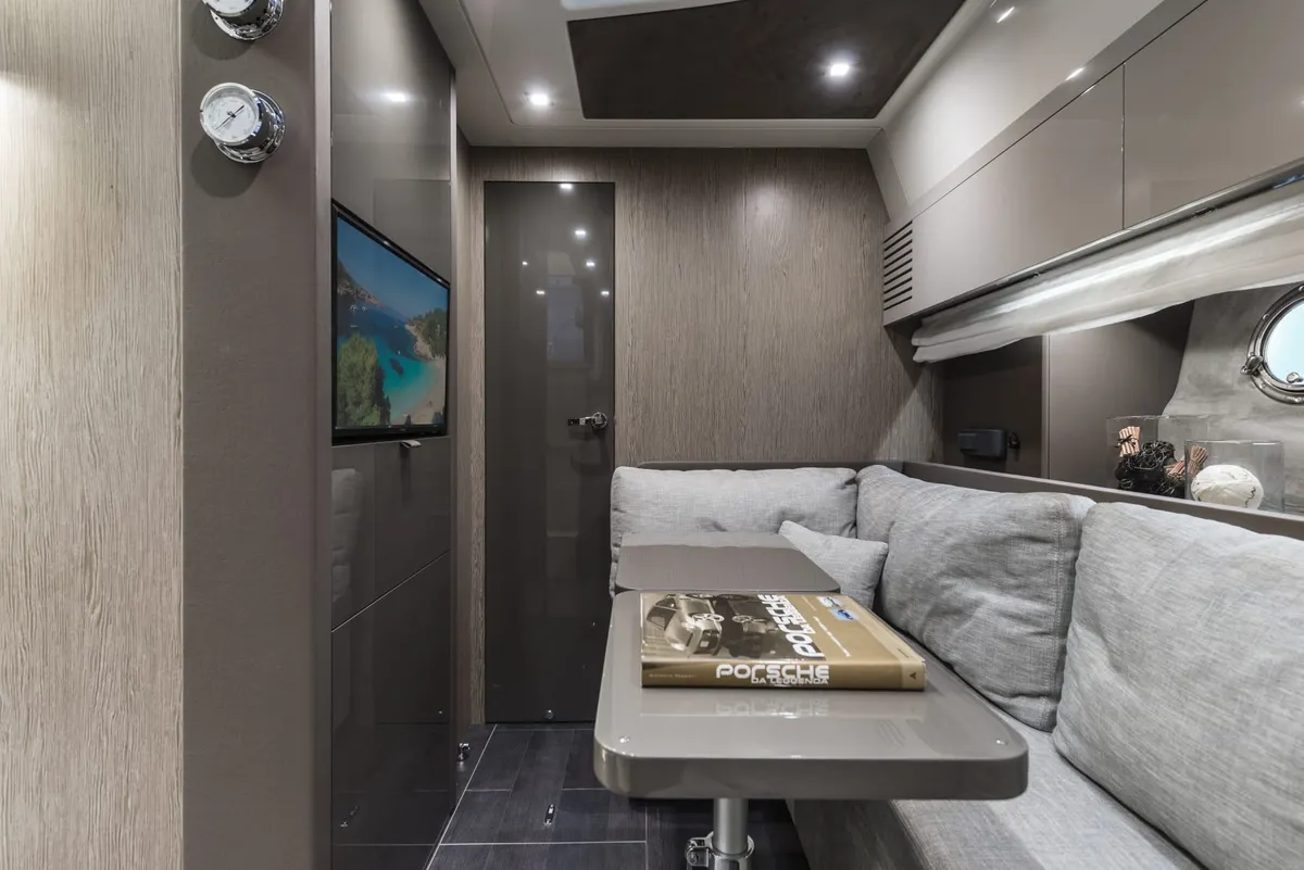 Cranchi - M44 HT — Exterior photo 13