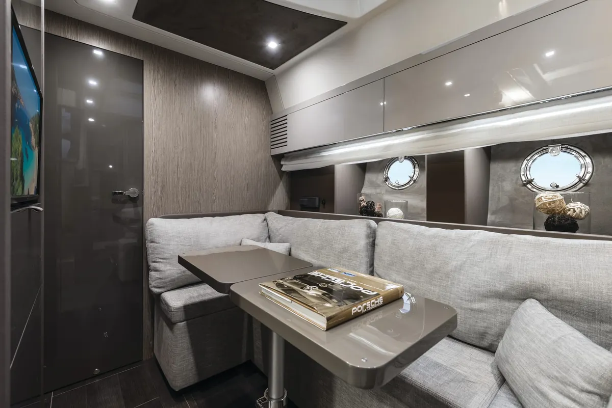 Cranchi - M44 HT — Exterior photo 14