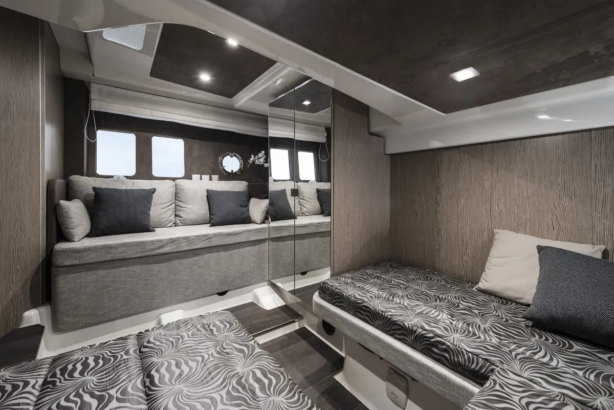 Cranchi - M44 HT — Exterior photo 17