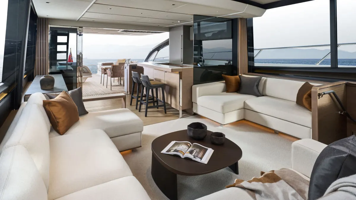 Princess S80 — Exterior photo 14