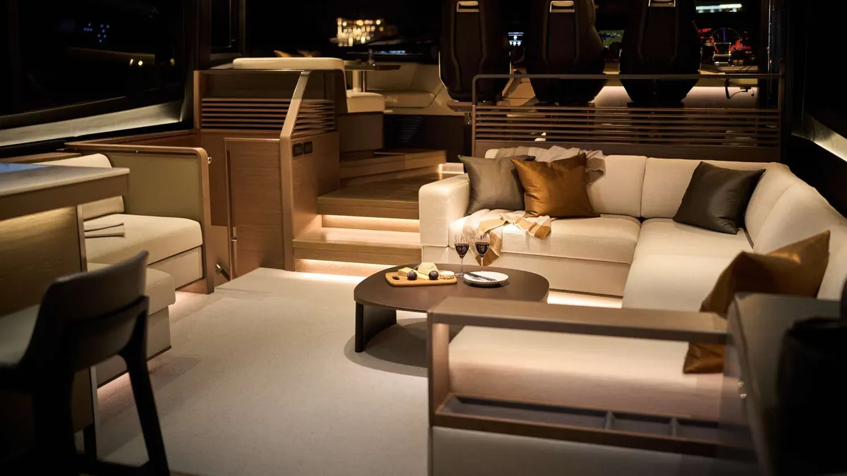 Princess S80 — Exterior photo 16