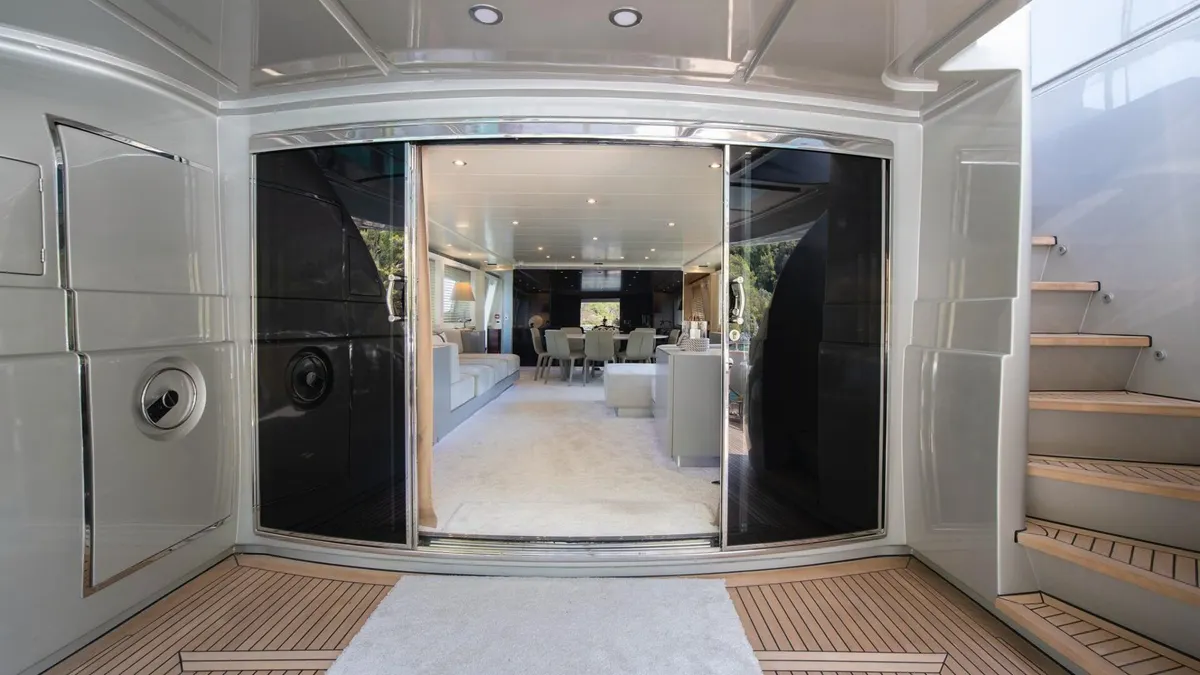 Canados 110 — Exterior photo 3