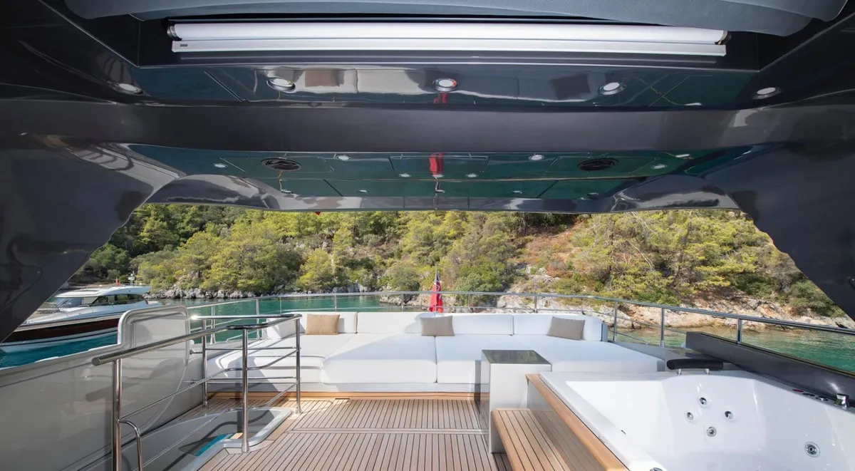 Canados 110 — Exterior photo 8