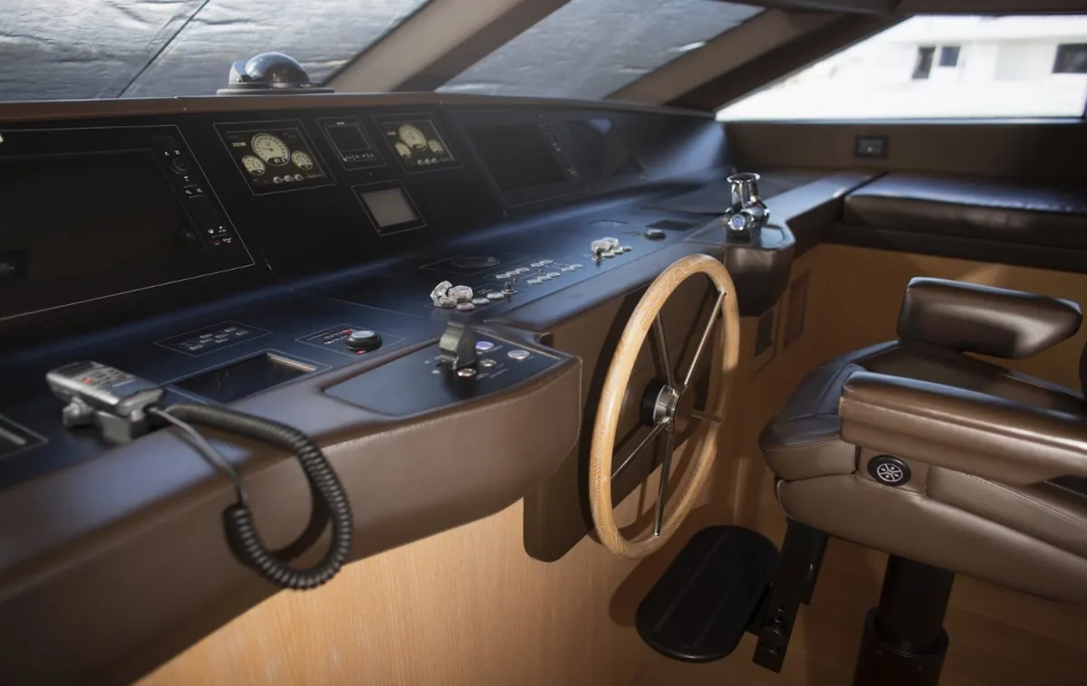 Sanlorenzo SL94 GB2 — Interior photo 1