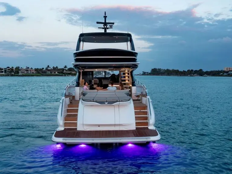 Princess S72 — Exterior photo 18