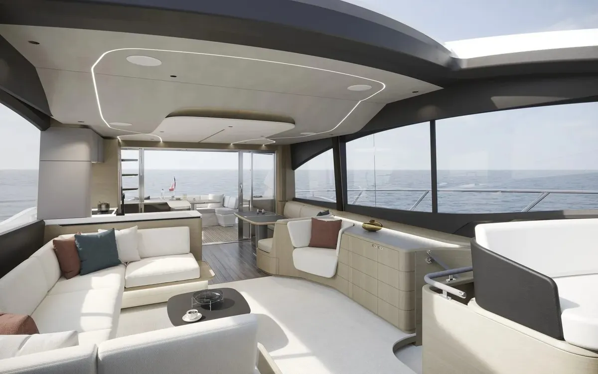 Princess S72 — Exterior photo 2