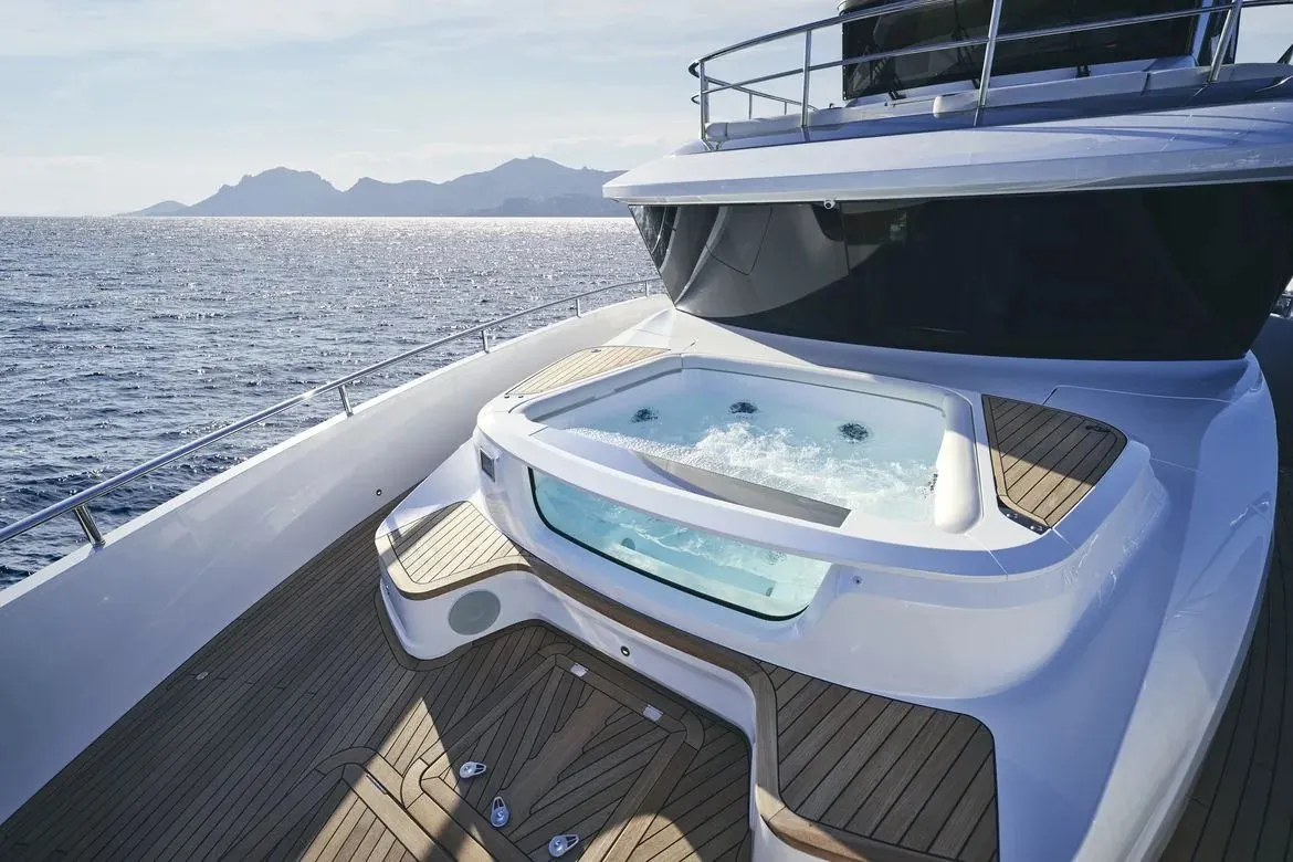 Princess X80 — Exterior photo 23