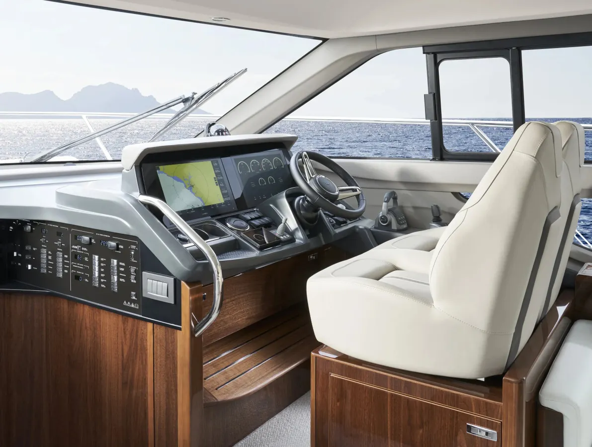 Princess F50 — Interior photo 2