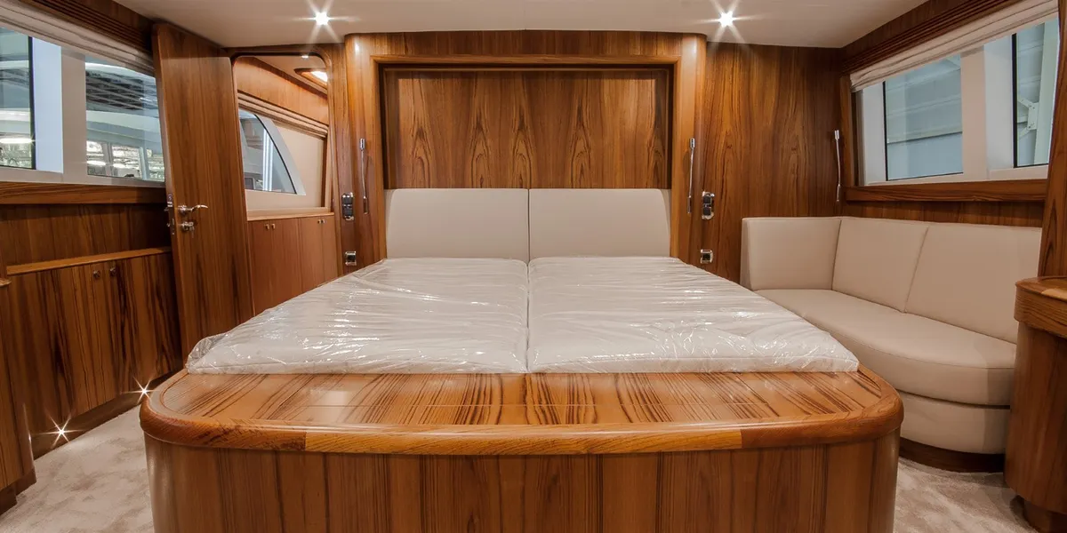 Wim Van Der Valk — Interior photo 1