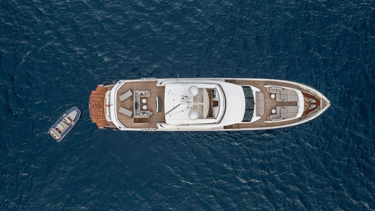 Princess 35M Avalon — Exterior photo 9