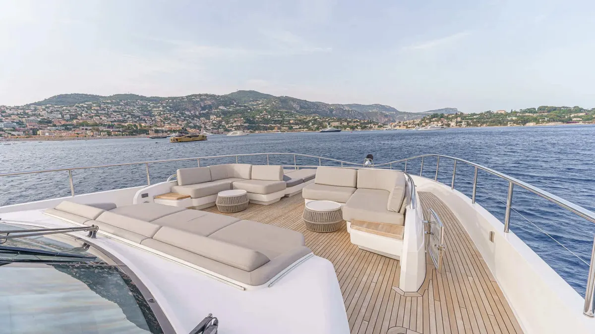 Princess 35M Avalon — Exterior photo 18