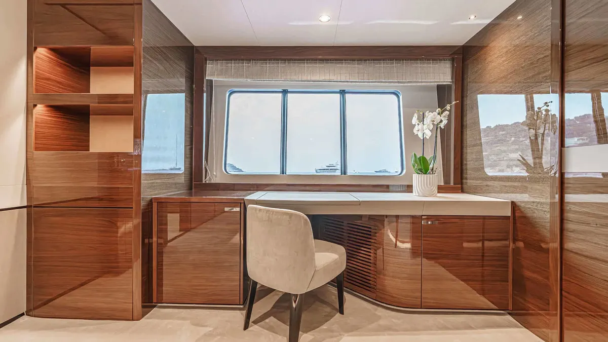 Princess 35M Avalon — Exterior photo 32